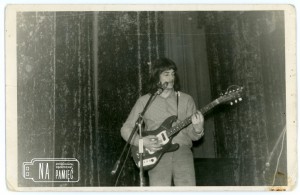 1973. Występ Mariana Mikoś na gitarze elektrycznej w MOK w Głogowie